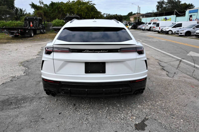 2022 Lamborghini Urus