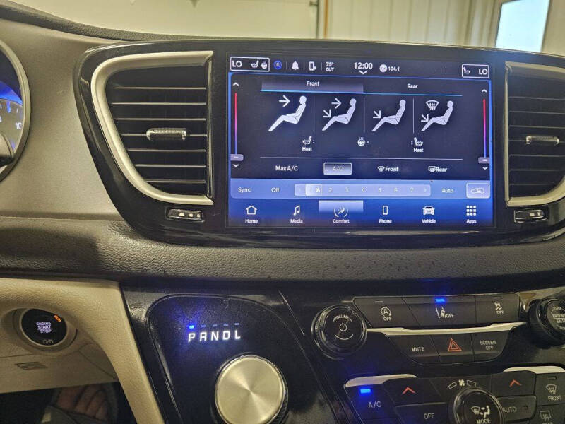 2022 Chrysler Pacifica Touring L