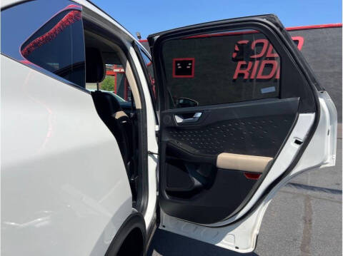 2020 Ford Escape Titanium