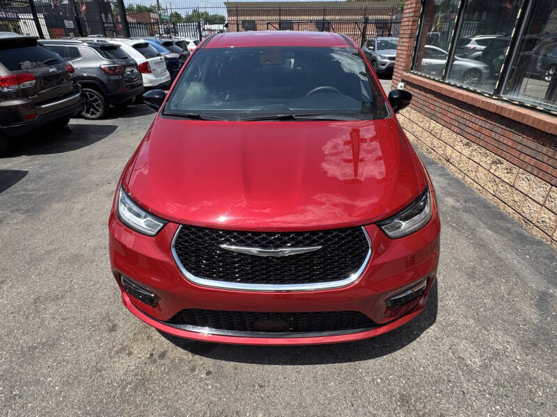 2025 Chrysler Pacifica Select