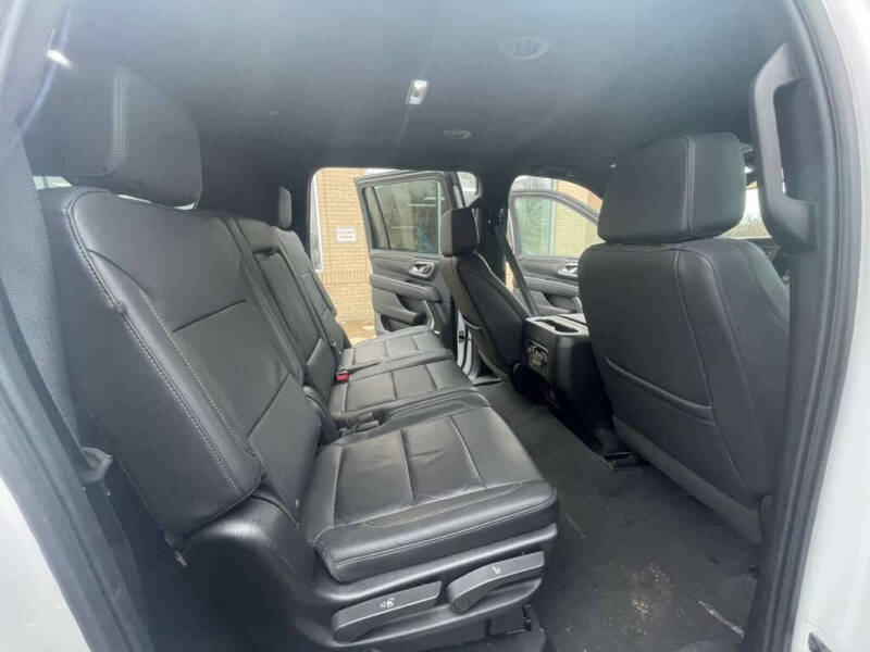 2024 Chevrolet Suburban LT