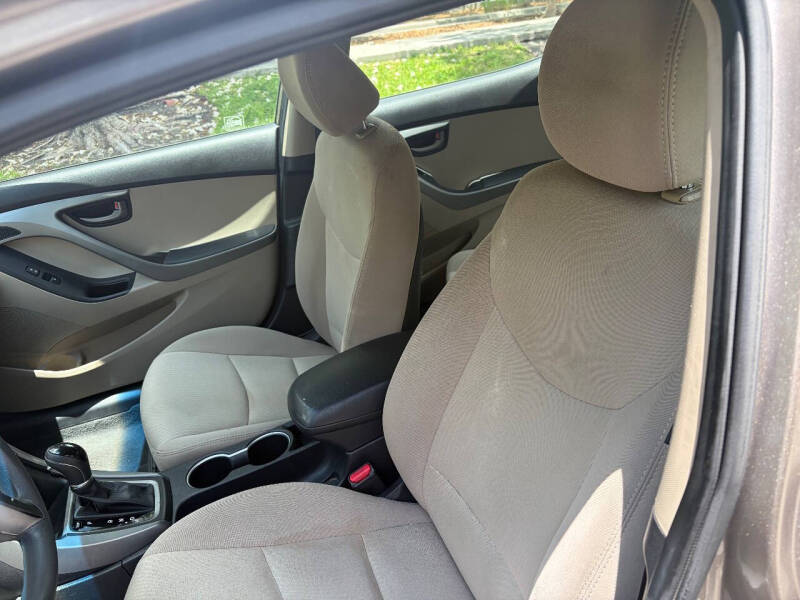 2014 Hyundai Elantra SE