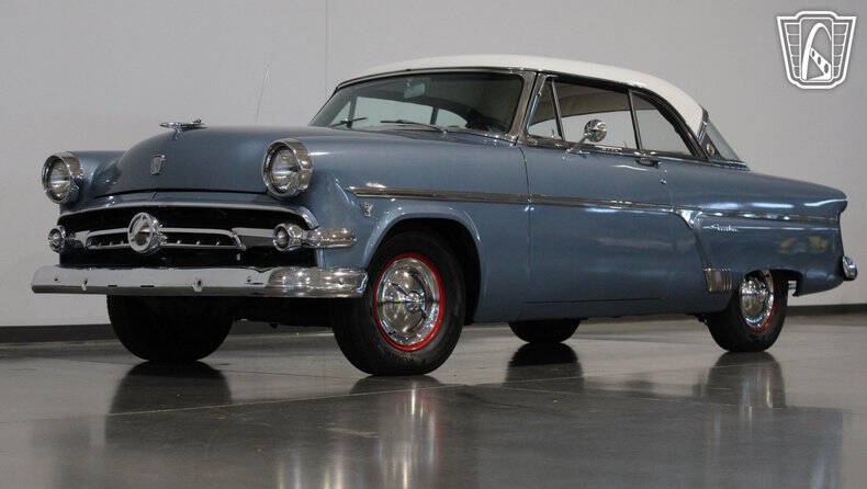 1954 Ford Crestline