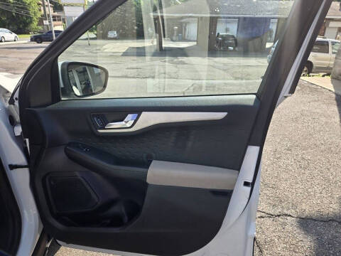 2020 Ford Escape SE