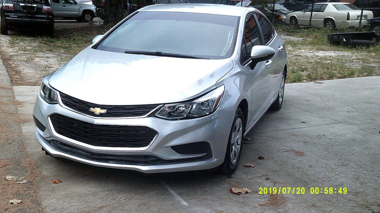 2017 Chevrolet Cruze Sedan - $10,950