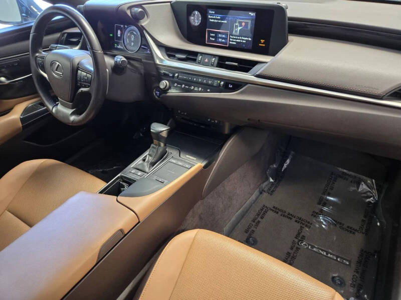 2021 Lexus ES 300h
