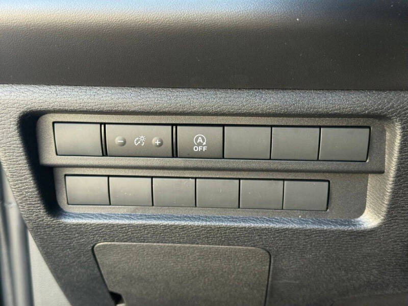 2026 Mitsubishi Outlander LE