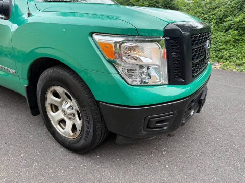 2017 Nissan Titan SV