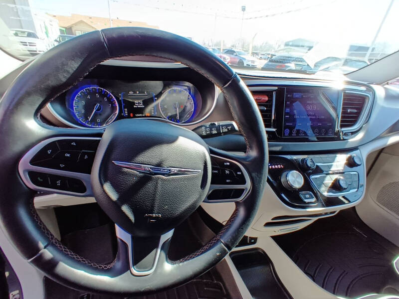 2017 Chrysler Pacifica Touring Plus