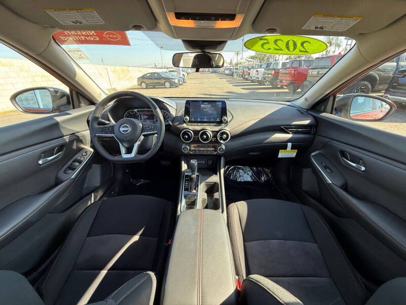 2025 Nissan Sentra SR