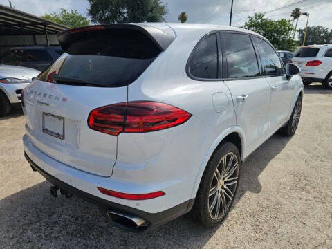 2017 Porsche Cayenne Platinum Edition