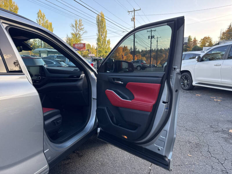 2022 Toyota Highlander XSE