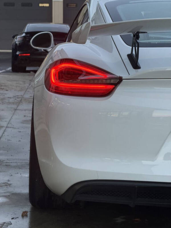 2016 Porsche Cayman GT4