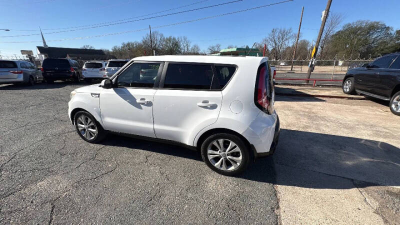 2016 Kia Soul +
