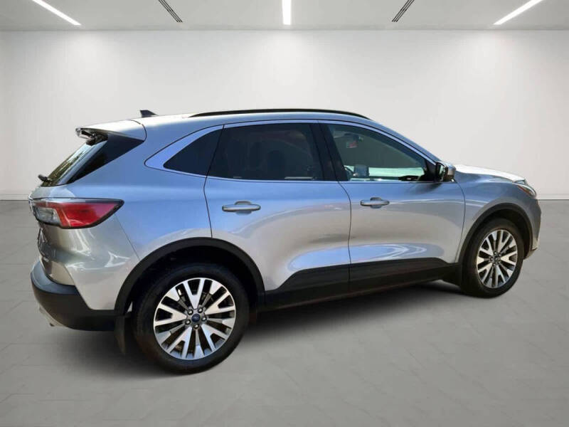 2022 Ford Escape Titanium