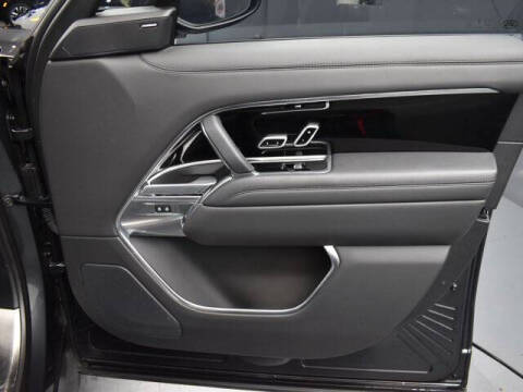 2023 Land Rover Range Rover P400 SE LWB