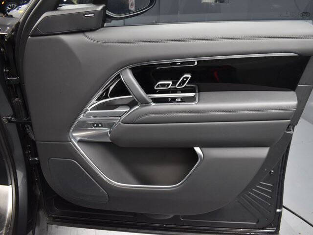 2023 Land Rover Range Rover P400 SE LWB