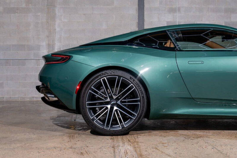 2024 Aston Martin DB12 V8