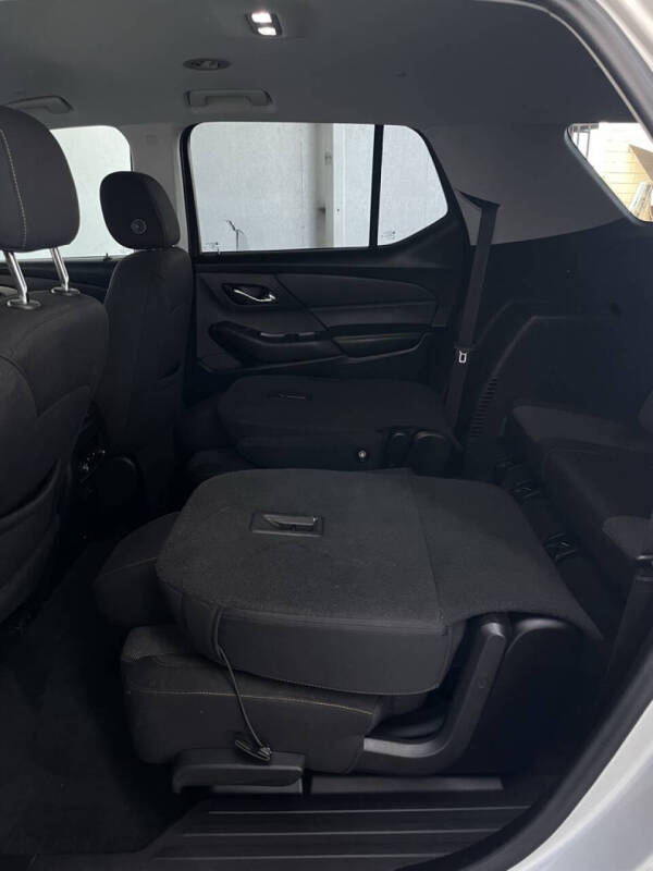 2021 Chevrolet Traverse LT Cloth