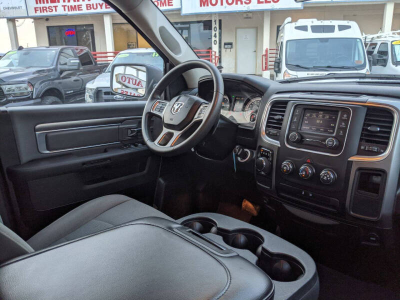 2024 RAM 1500 Classic SLT