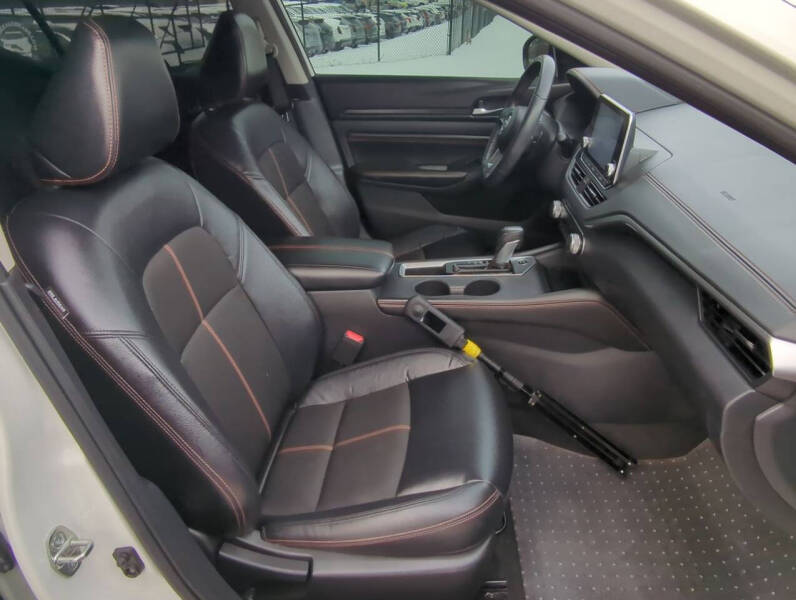 2022 Nissan Altima 2.5 SR