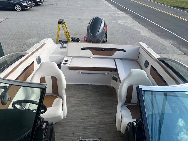 2019 Four Winns HD 180