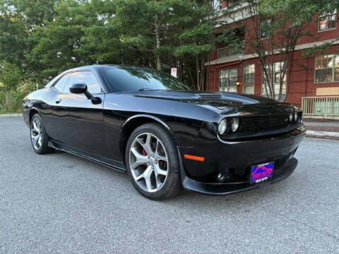 2016 Dodge Challenger SXT Plus