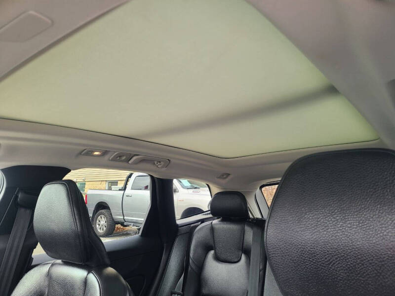 2023 Volvo XC60 B5 Plus Bright Theme