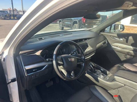 2022 Cadillac XT4 Premium Luxury