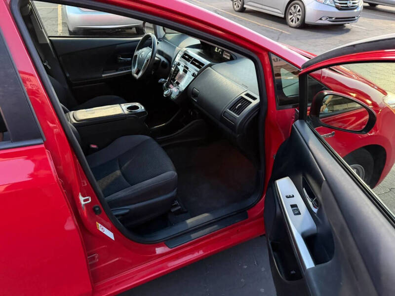 2015 Toyota Prius v Three