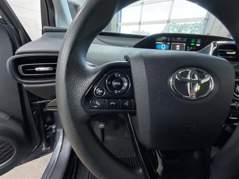 2022 Toyota Prius LE