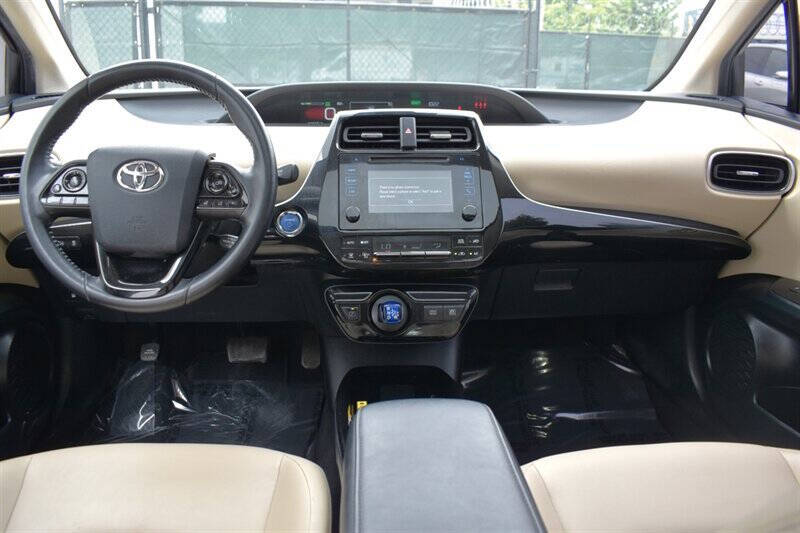 2019 Toyota Prius XLE