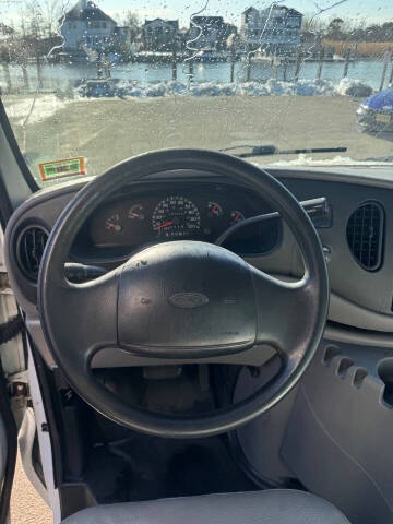 2002 Ford E-Series E-350 SD