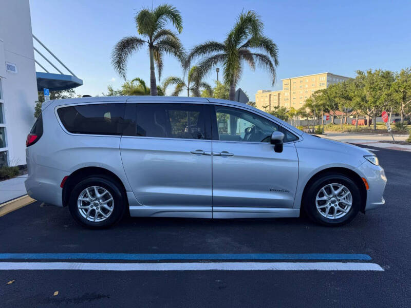 2023 Chrysler Pacifica Touring L
