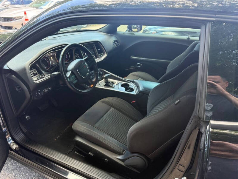 2019 Dodge Challenger SXT