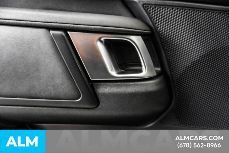 2022 Land Rover Discovery P300 S R-Dynamic