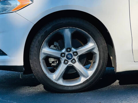 2013 Ford Fusion SE
