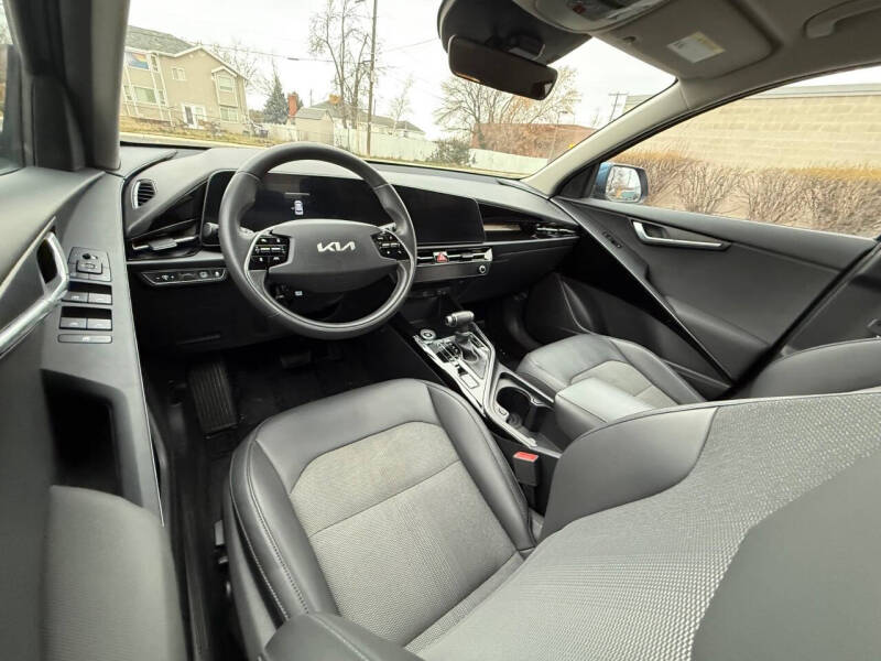 2024 Kia Niro EX
