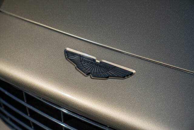 2021 Aston Martin DBX 43