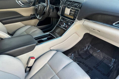 2017 Lincoln Continental Select