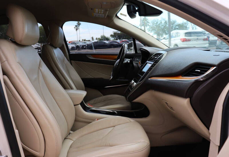 2019 Lincoln MKC Select