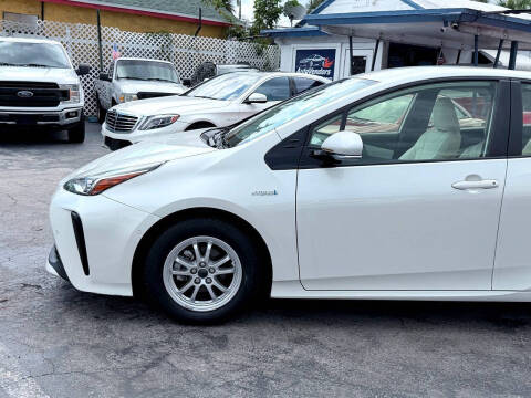 2020 Toyota Prius LE