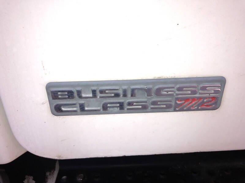2005 Freightliner M2 106