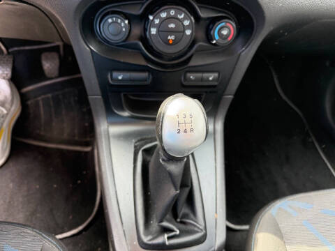 2011 Ford Fiesta SES