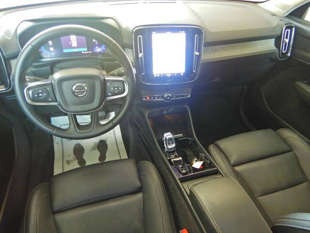 2025 Volvo XC40 B5 Plus Bright Theme