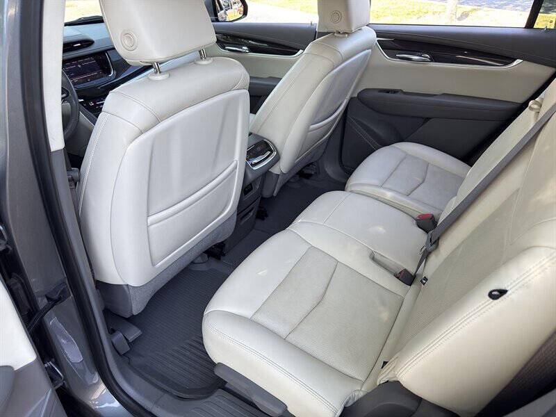 2021 Cadillac XT6 27
