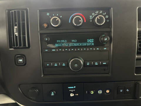 2025 Chevrolet Express LT 3500