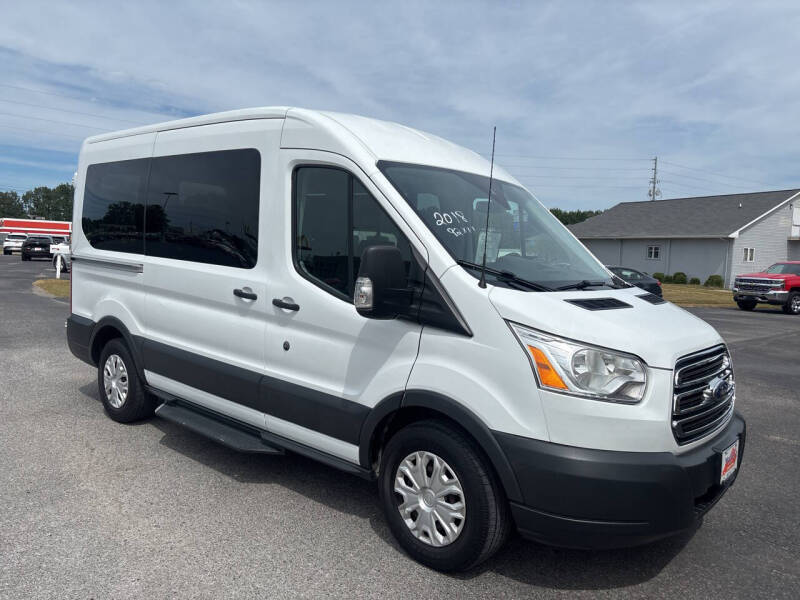 2018 Ford Transit Wagon XLT's photo