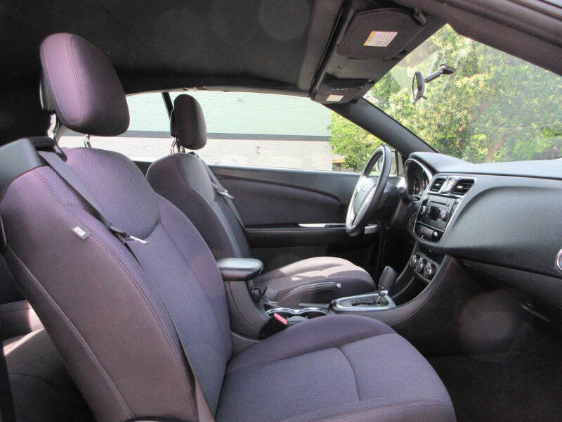 2013 Chrysler 200 Touring