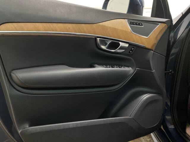 2025 Volvo XC90 B6 Plus Bright Theme 7P